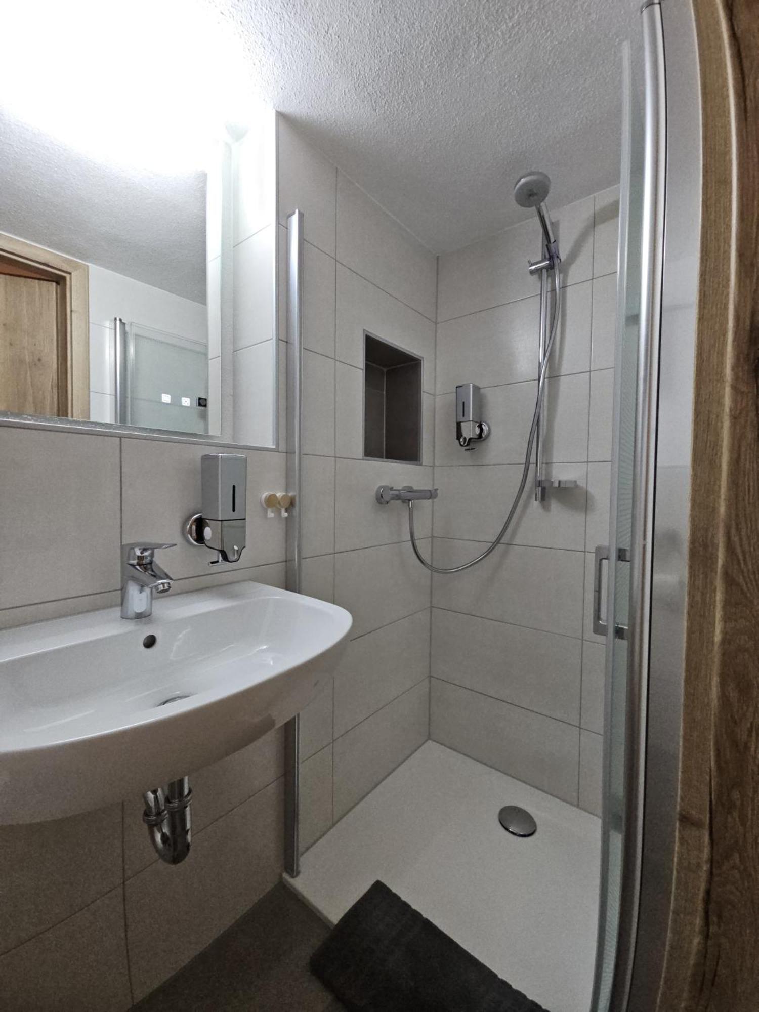Gemuetliche Ferienwohnung Im Westerwald - "Ferienwohnung Grau" Weitefeld Bagian luar foto