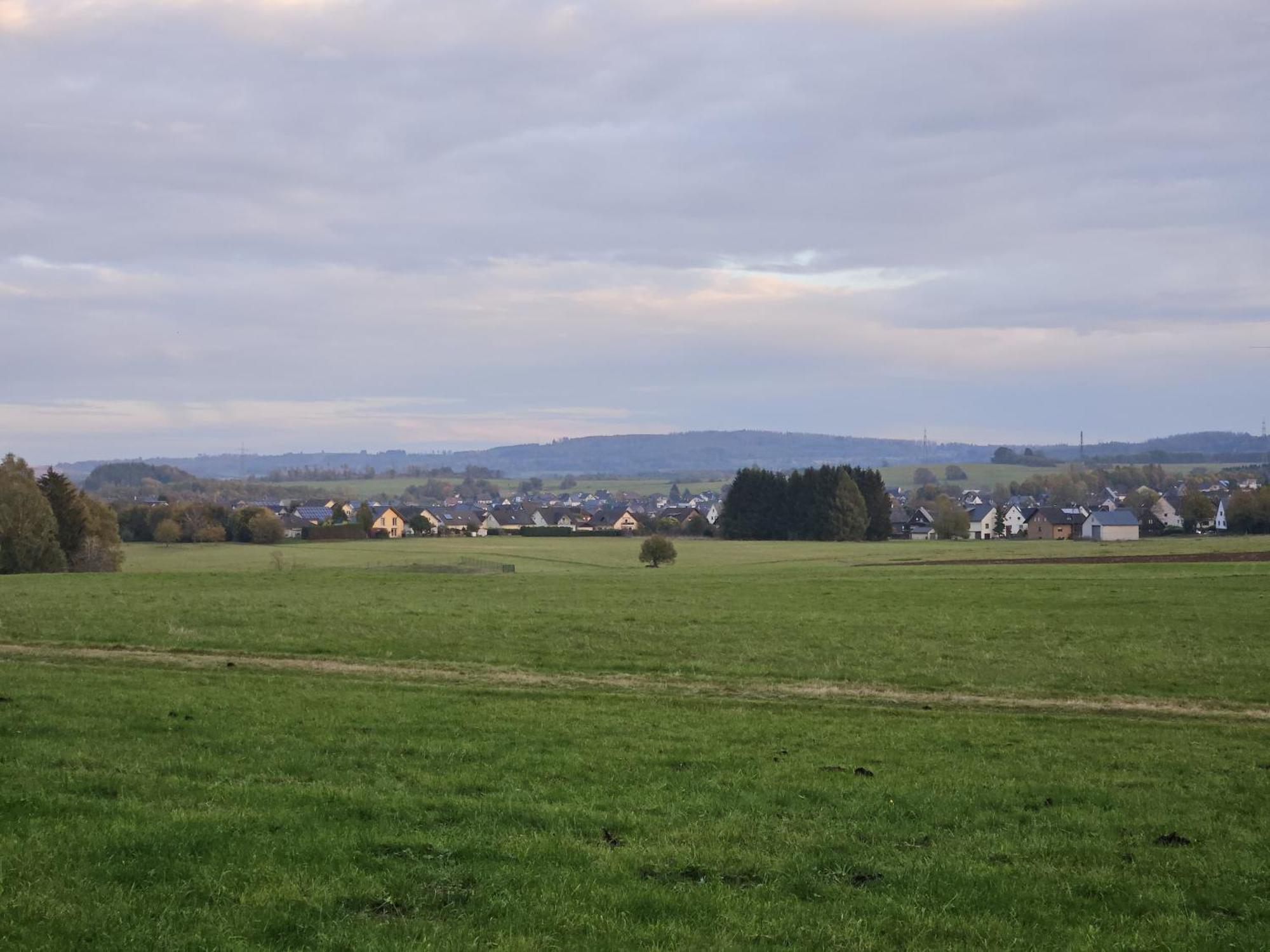Gemuetliche Ferienwohnung Im Westerwald - "Ferienwohnung Grau" Weitefeld Bagian luar foto